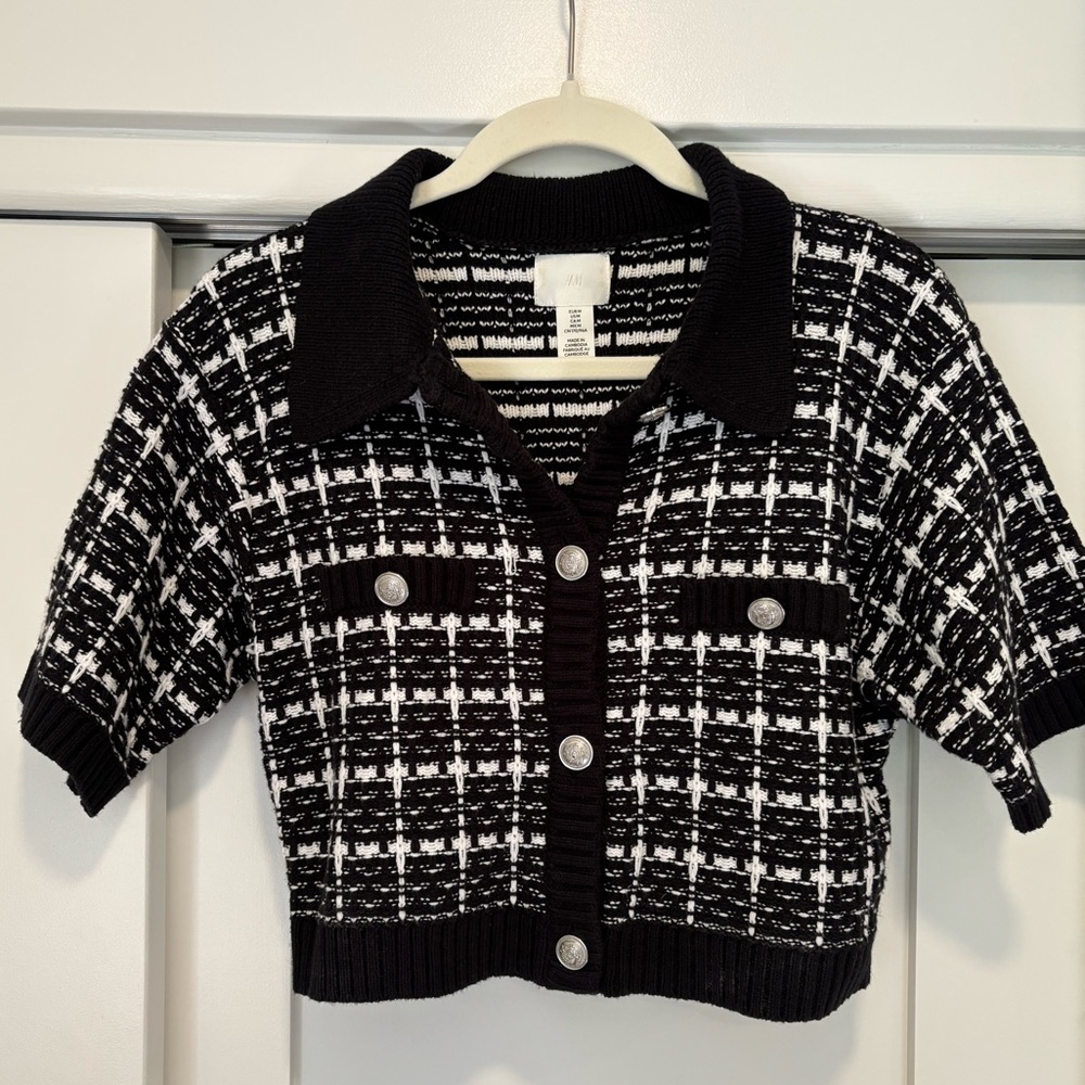H&M Black and White Cropped Knit Cardigan